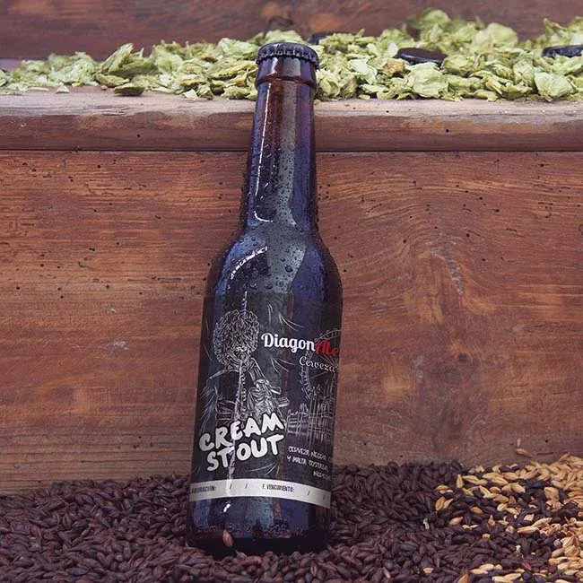 Diseño de etiquetas de cerveza con ilustración - Diseñador Gráfico Agustin Moran - Argentina